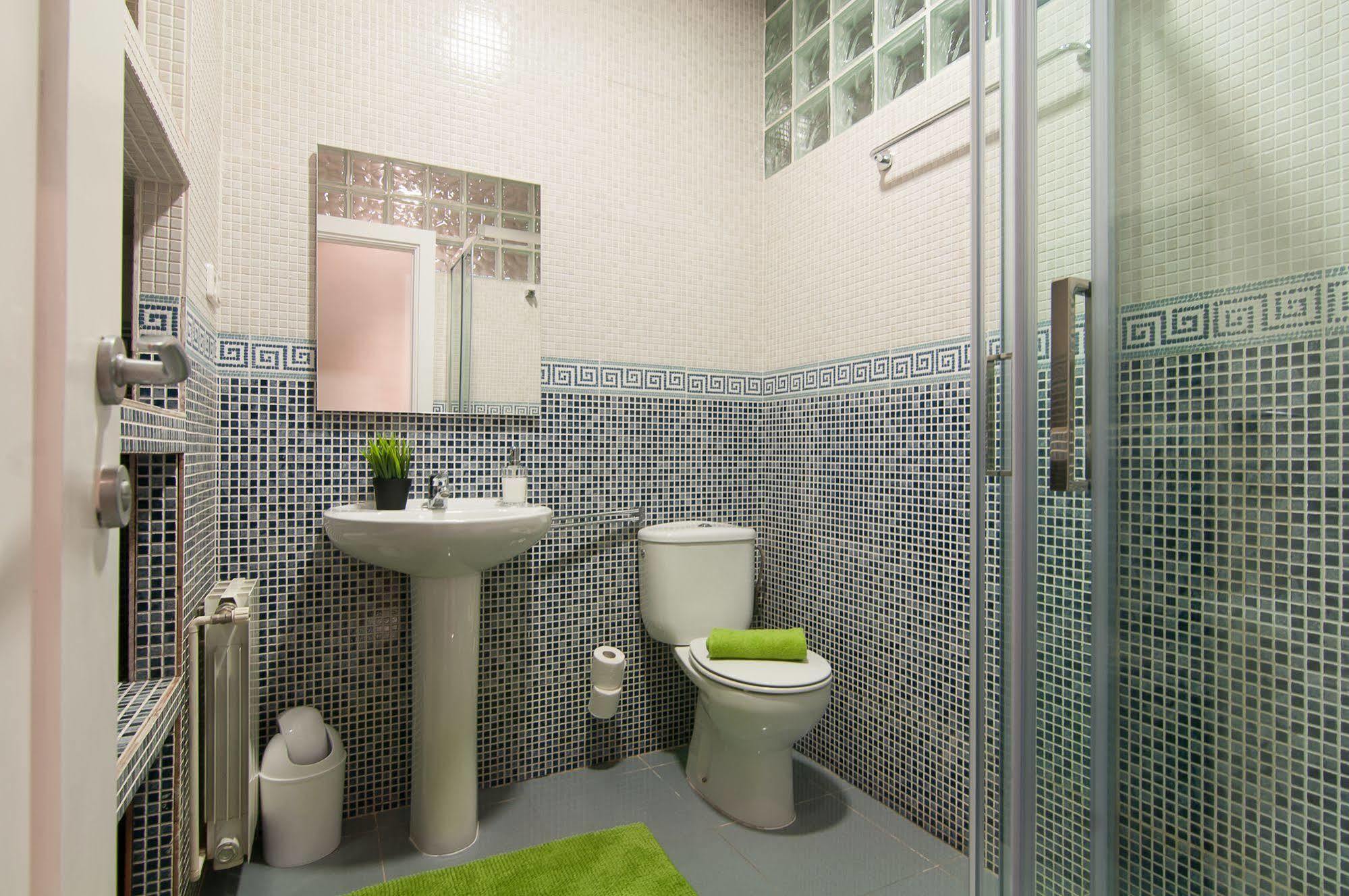 Bbarcelona Apartments Gaudi Avenue Flats Luaran gambar